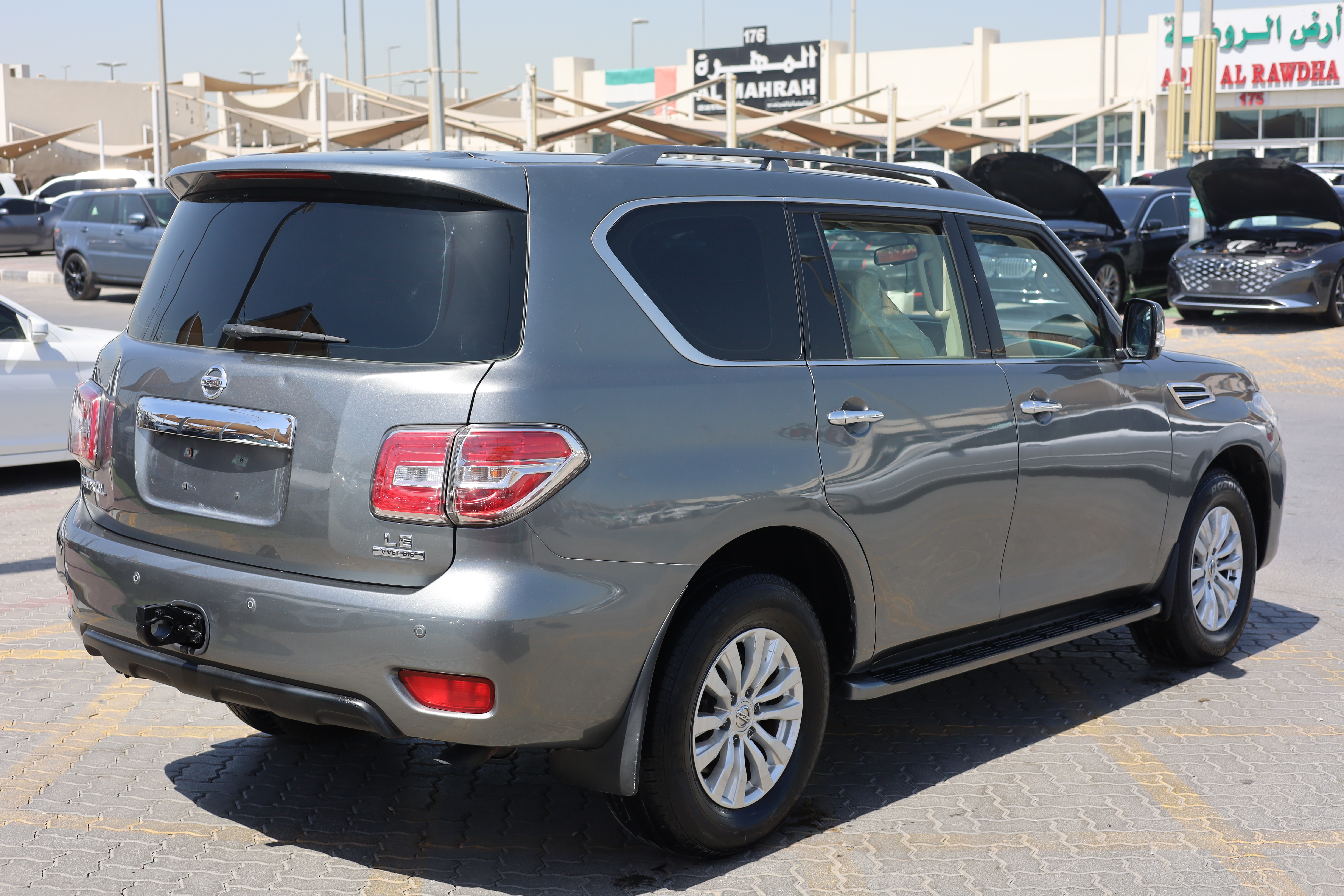 Nissan patrol 2017 Grey Gcc