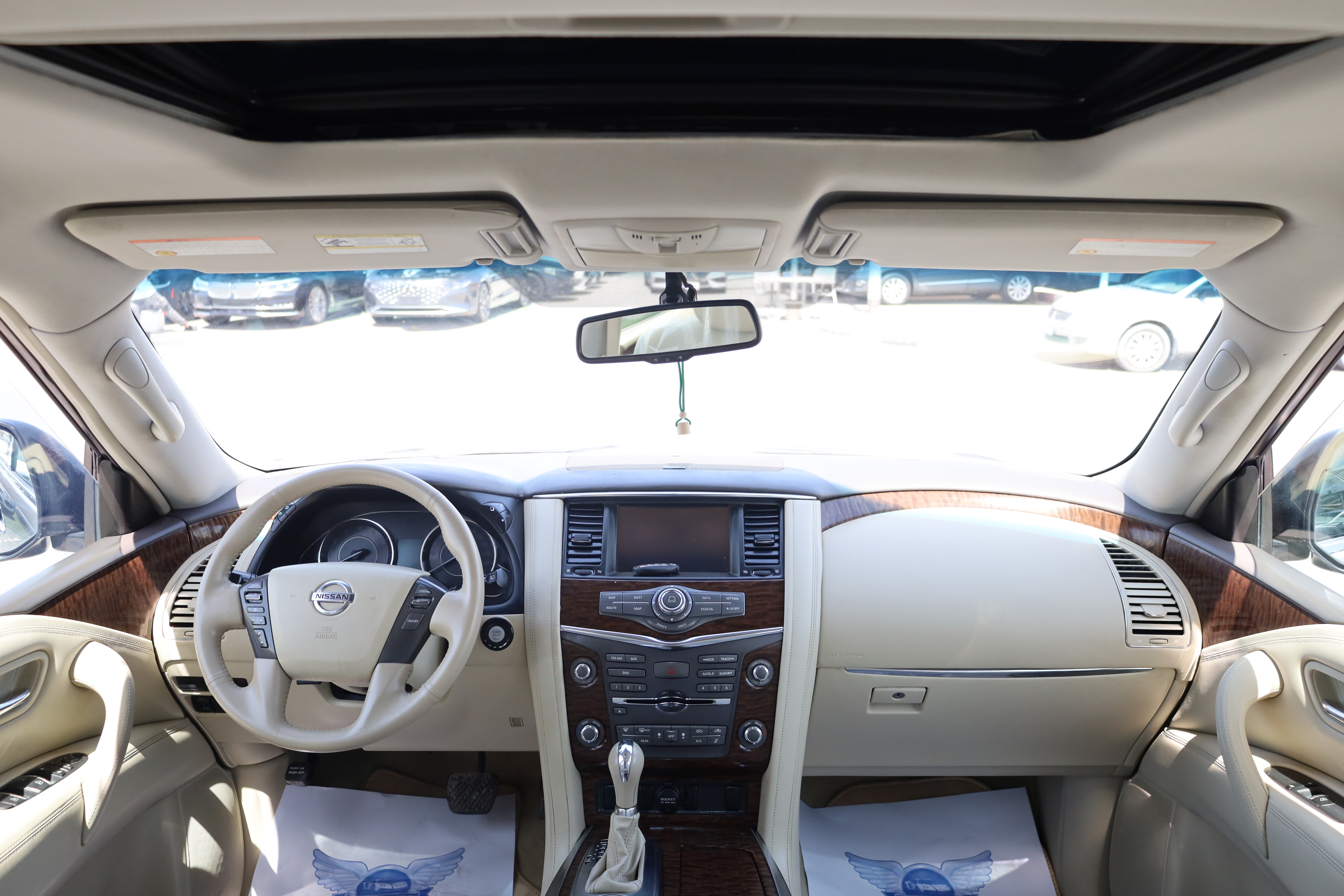 Nissan patrol 2017 Grey Gcc